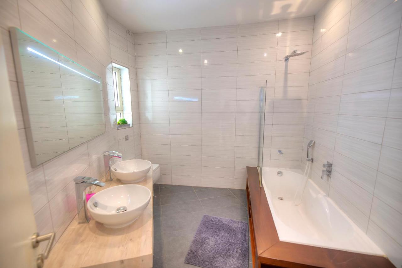 Spacious 4 Bedrooms With Sea View Balcony Goslm-3 Sliema Exteriér fotografie